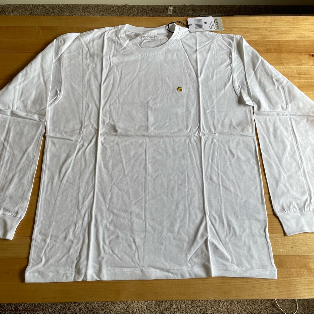 NWT Carhartt WIP Women’s Medium Chasy Long Sleeve T-Shirt, white with gold logo
